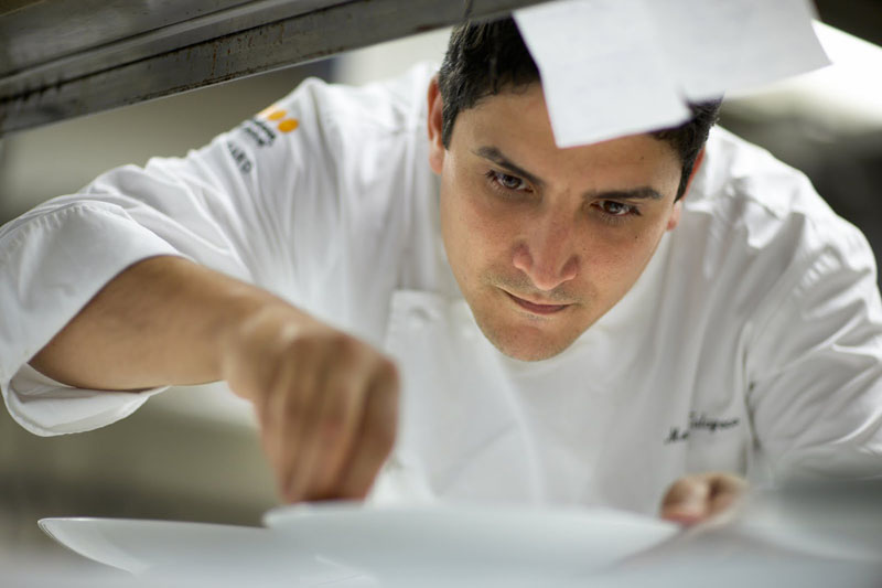 Mauro Colagreco, el chef argentino que estuvo en agosto pasado en nuestro país. Considerado el tercer mejor cocinero del mundo apuesta un proyecto que puede revolucionar la gastronomía.