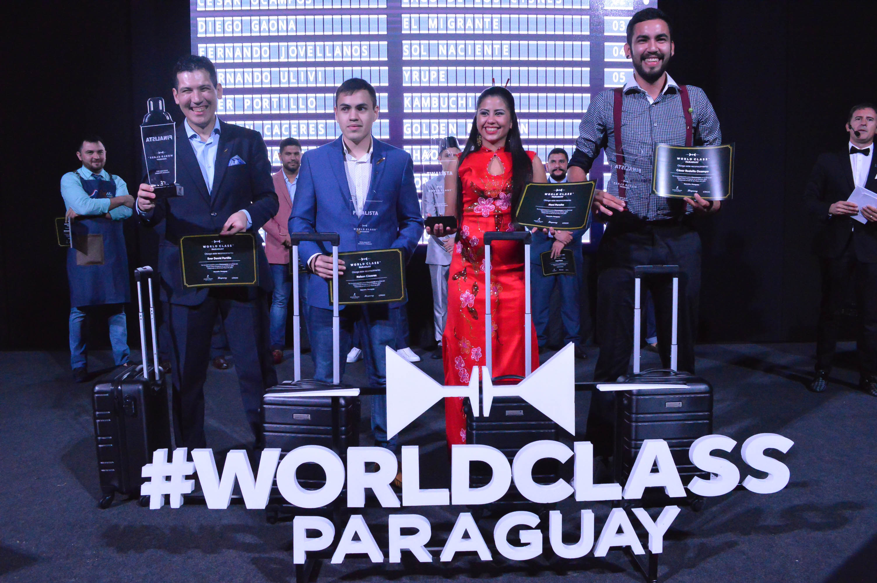 De izquierda a derecha: Ever Portillo (904), Nelson Cáceres (Morgan), Nani Peralta (1115) y César Ocampos (Brooklyn Hotel) con las valijas listas para viajar y representar a Paraguay en una competencia en Brasil