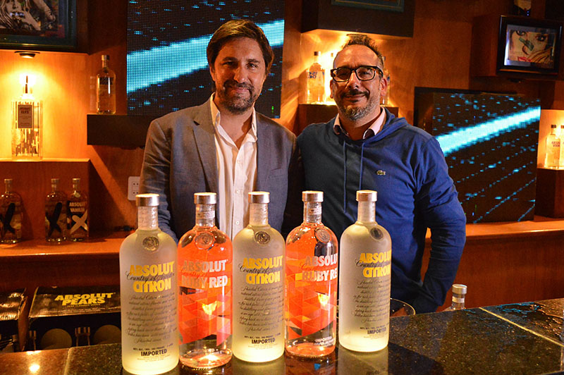 Diego Curiel, gerente de Pernod Ricard y Alfonso Escardo, Brand Ambassador de Absolut durante un evento organizado por Manah, representante local de la marca que tuvo lugar en Seven.