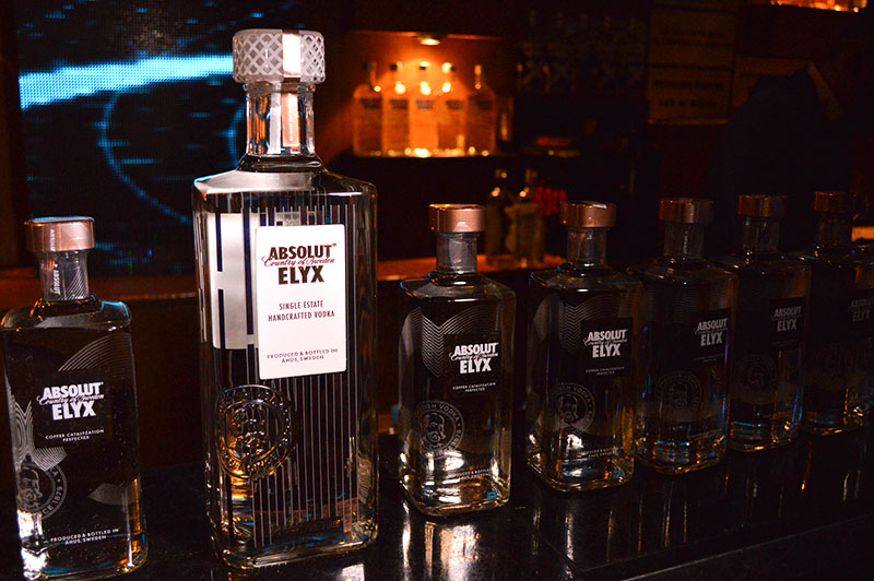 Absolut Elyx, un vodka elaborado en forma artesanal para cuya destilación se utiliza un antiguo alambique de cobre. 