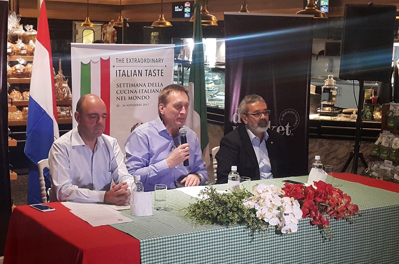 El embajador italiana Danielle Annis, Christian Clieplik, del Grupo Vierci y Fernando Griffifht, ministro de Cultura durante el lanzamiento de la Semana de la Cocina Italiana cumplido en el Deli Market del Shopping del Sol.