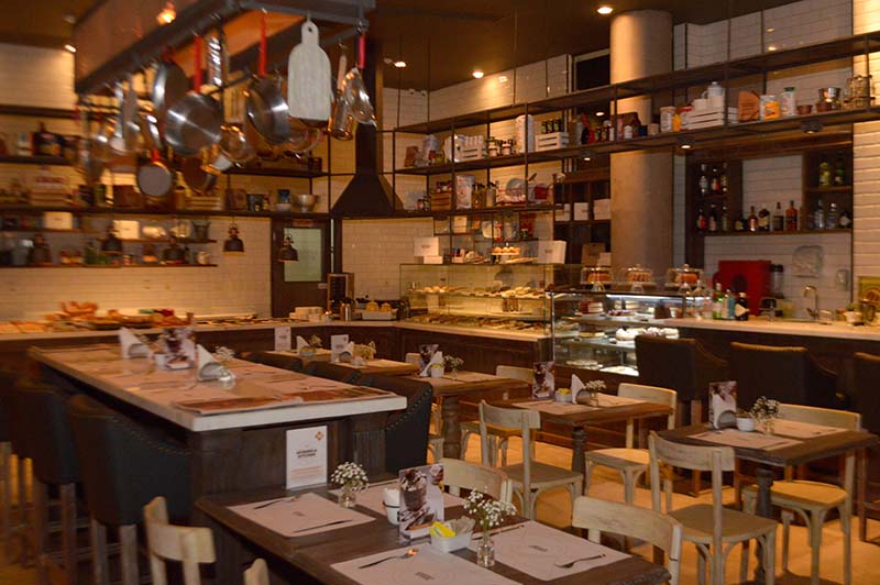 Acuarela Kitchen, es un nuevo concepto de negocio gastronómico ideado por André d'Oliveira junto con su asesor Marco Blanco