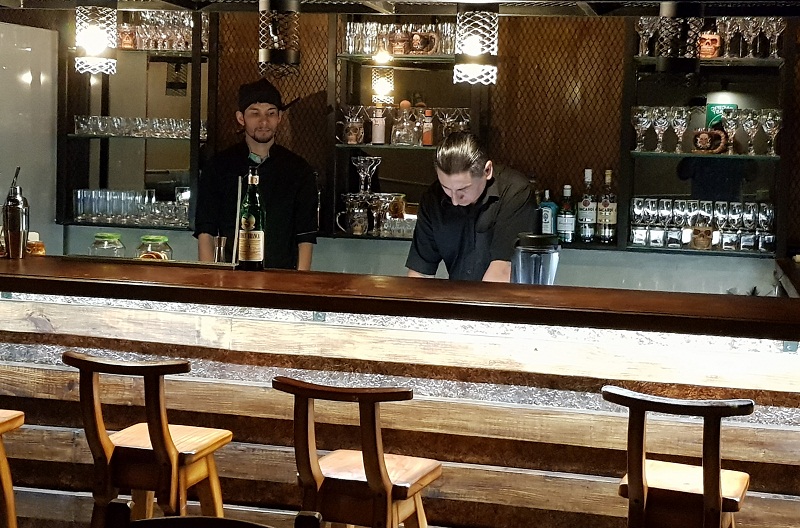 Así luce la barra del bar El Gringo. El nuevo local habilitado por Erick Jaeger
