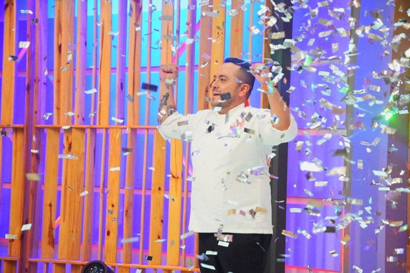 Julián Endara, cuando ganó el reality de cocina, MasterChef Profesionales Paraguay, en el año 2019.